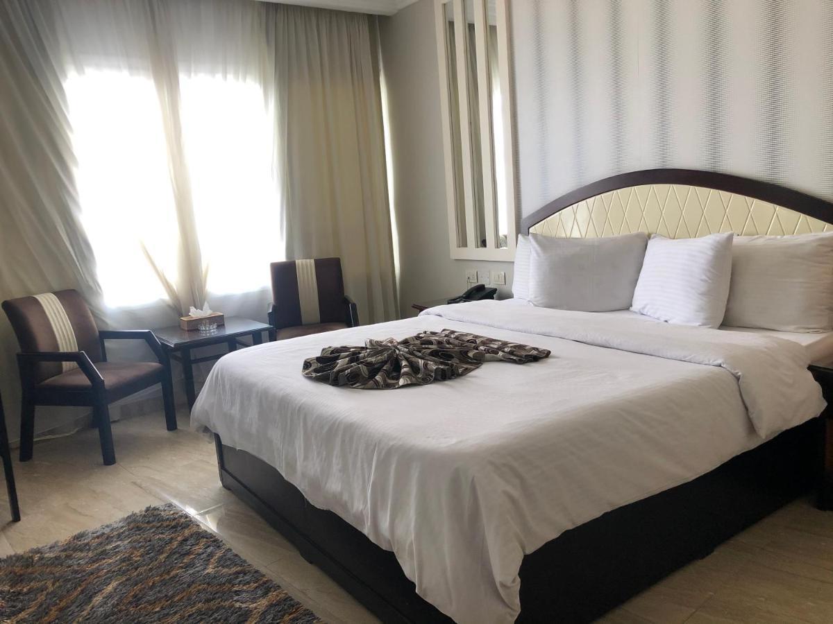 Fleet Club Mahrousa Alexandria Eksteriør billede A bedroom at the hotel