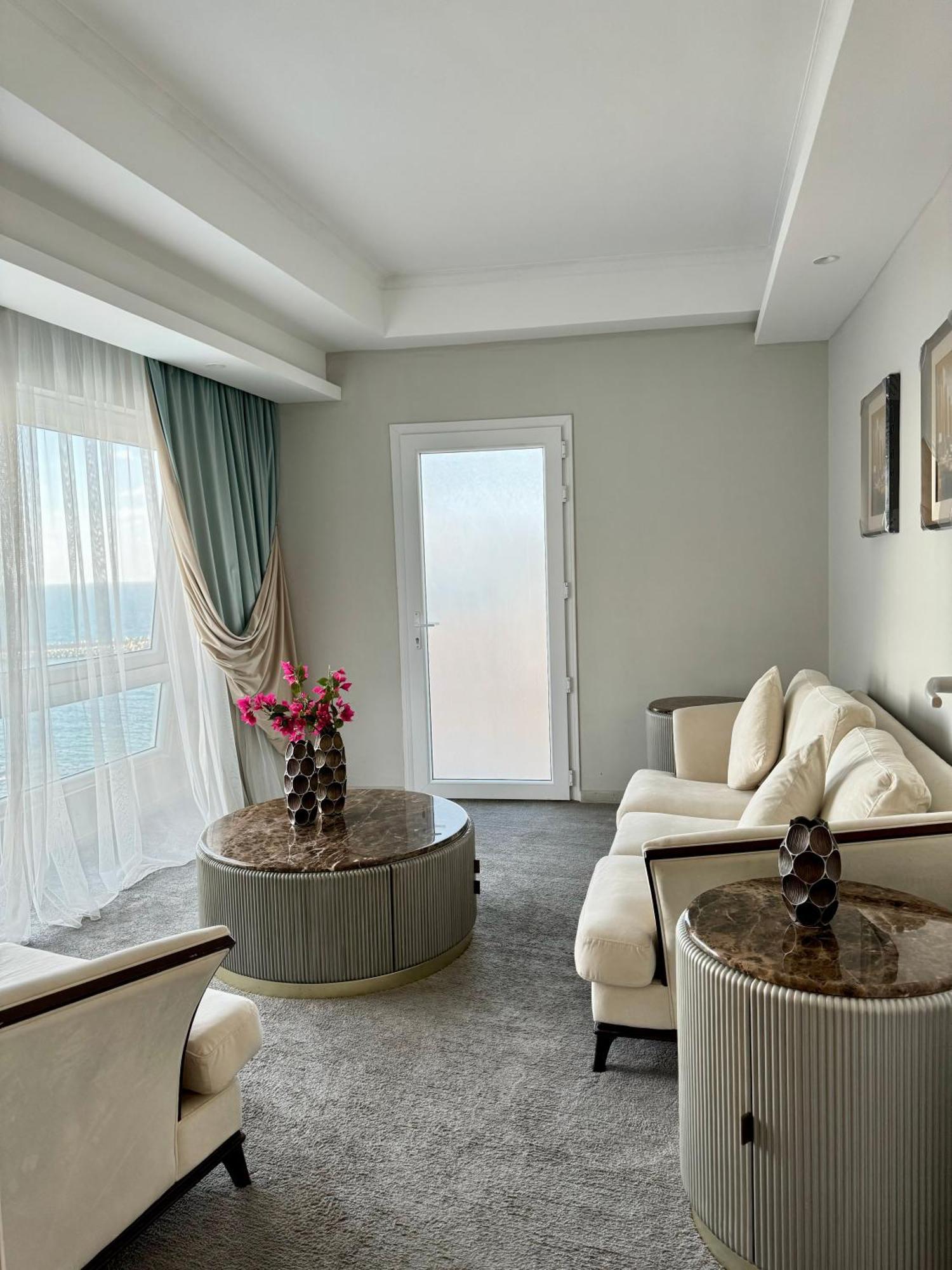Fleet Club Mahrousa Alexandria Eksteriør billede A room at the hotel